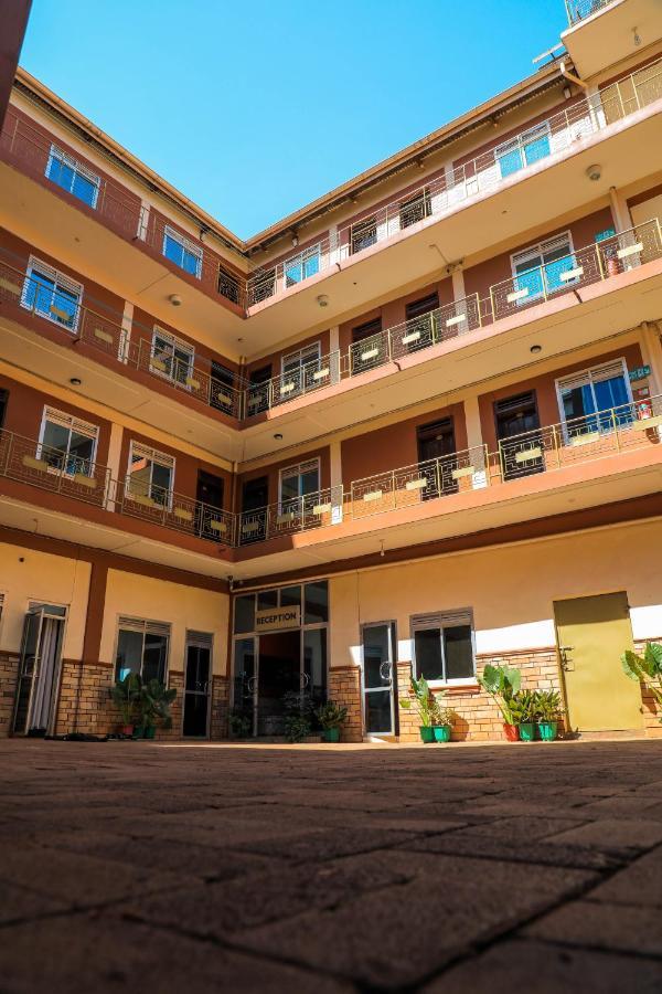 Royal Park Hotel Jinja Extérieur photo
