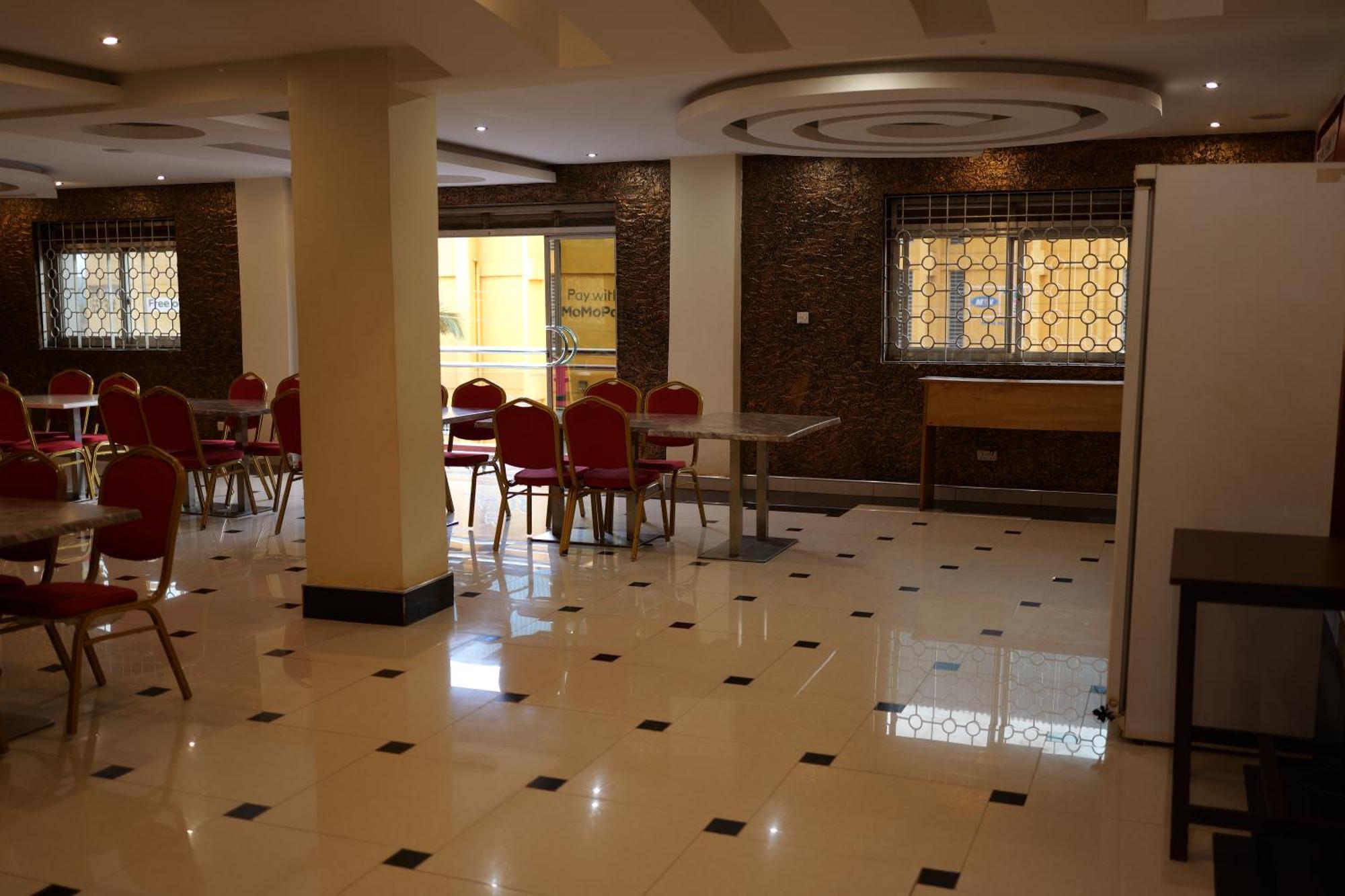 Royal Park Hotel Jinja Extérieur photo